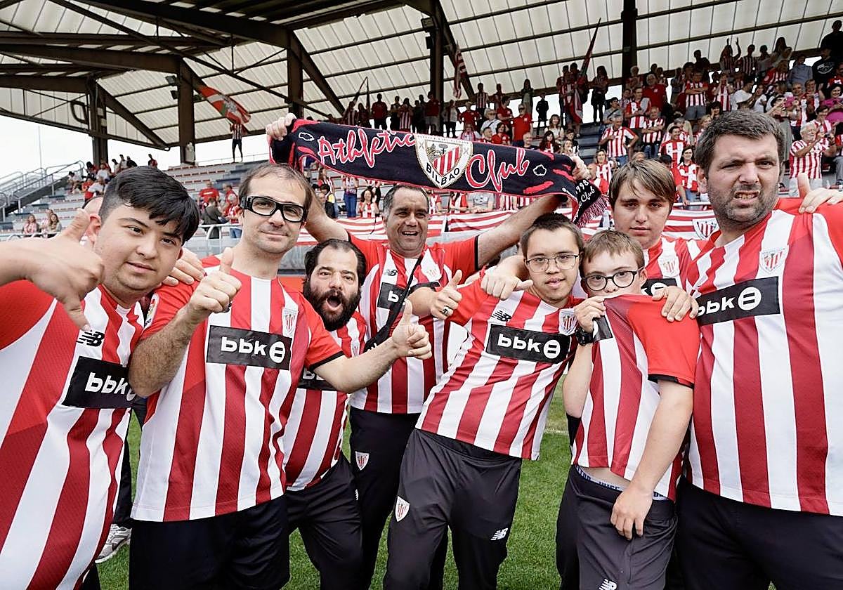 Integrantes del equipo rojiblanco en Lezama.