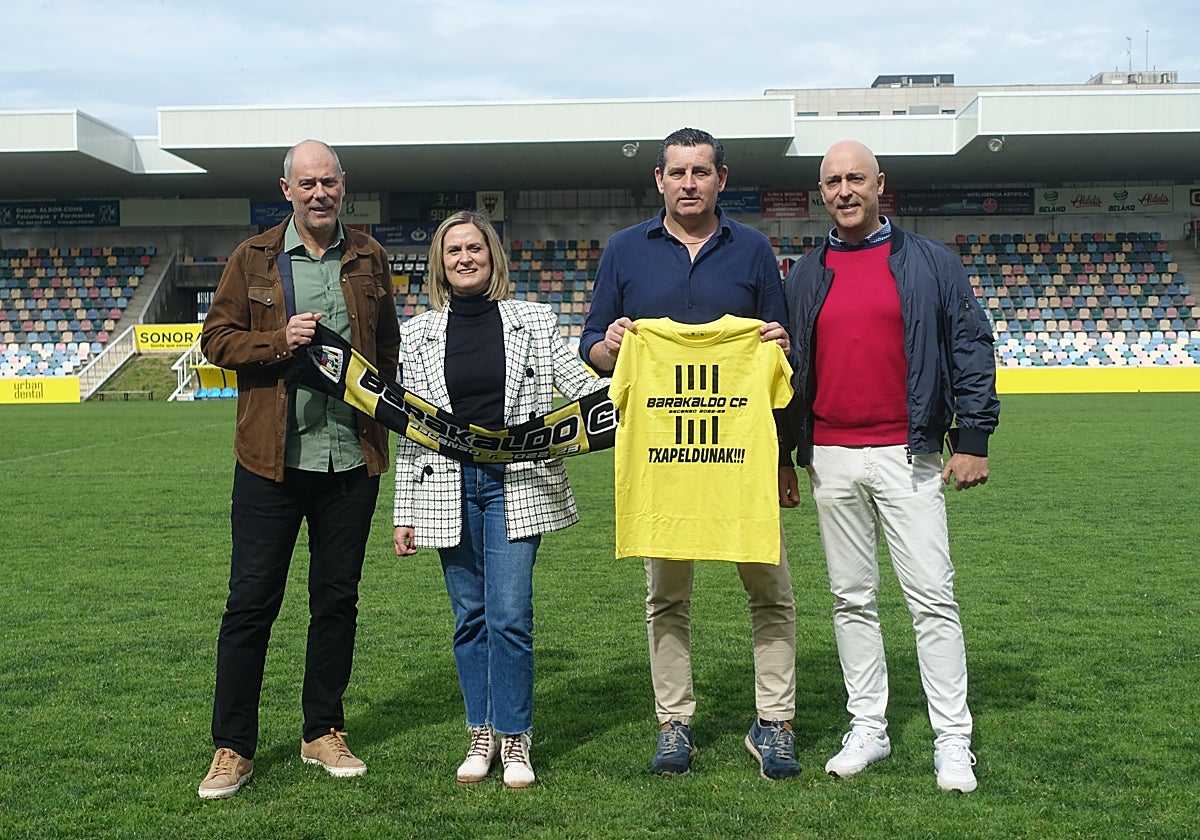 Ricardo Arana, Amaia del Campo, Joseba Núñez e íñigo Asensio en la presentación de los actos del ascenso.