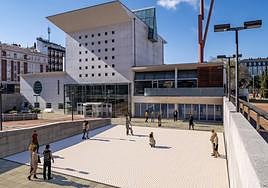 Un fotomontaje preparado por el museo para mostrar la ubicación que recuperará la obra 'Números primos' de la prestigiosa autora vasca Esther Ferrer.