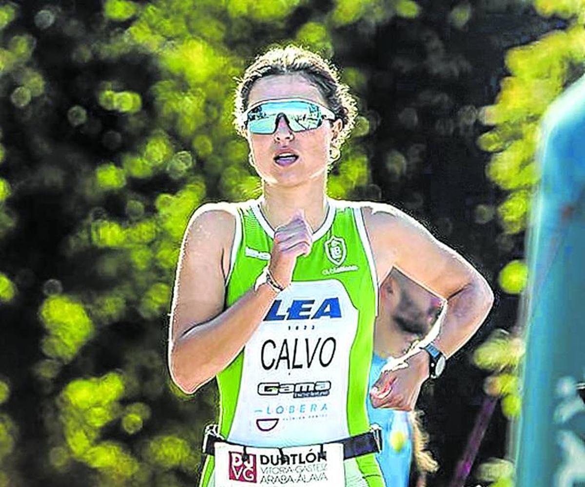 Nerea Calvo, en plena competición de duatlón.