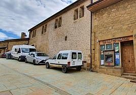 Las oficinas bancarias de la zona rural, como esta de Samaniego, han ido cerrando.