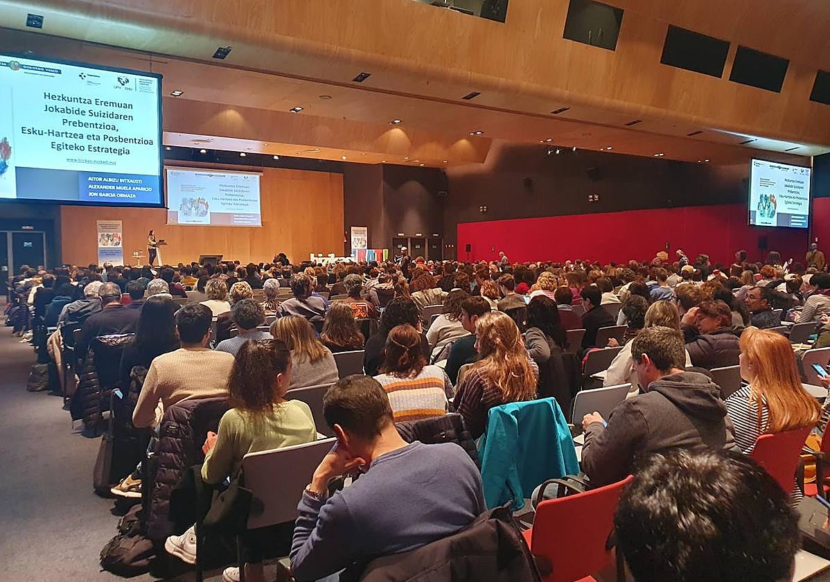 El BEC acogerá a 1.800 profesores para recibir formación en la prevención contra el suicidio.