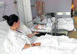 Más de un millar de familias españolas recurren a la gestación subrogada cada año