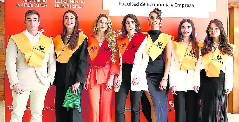 Iván Rodríguez, Maider Cueva, Leire Prada, Cristina Rodríguez, Aixa Irazola, Janire Tapia y Laura de Freitas.