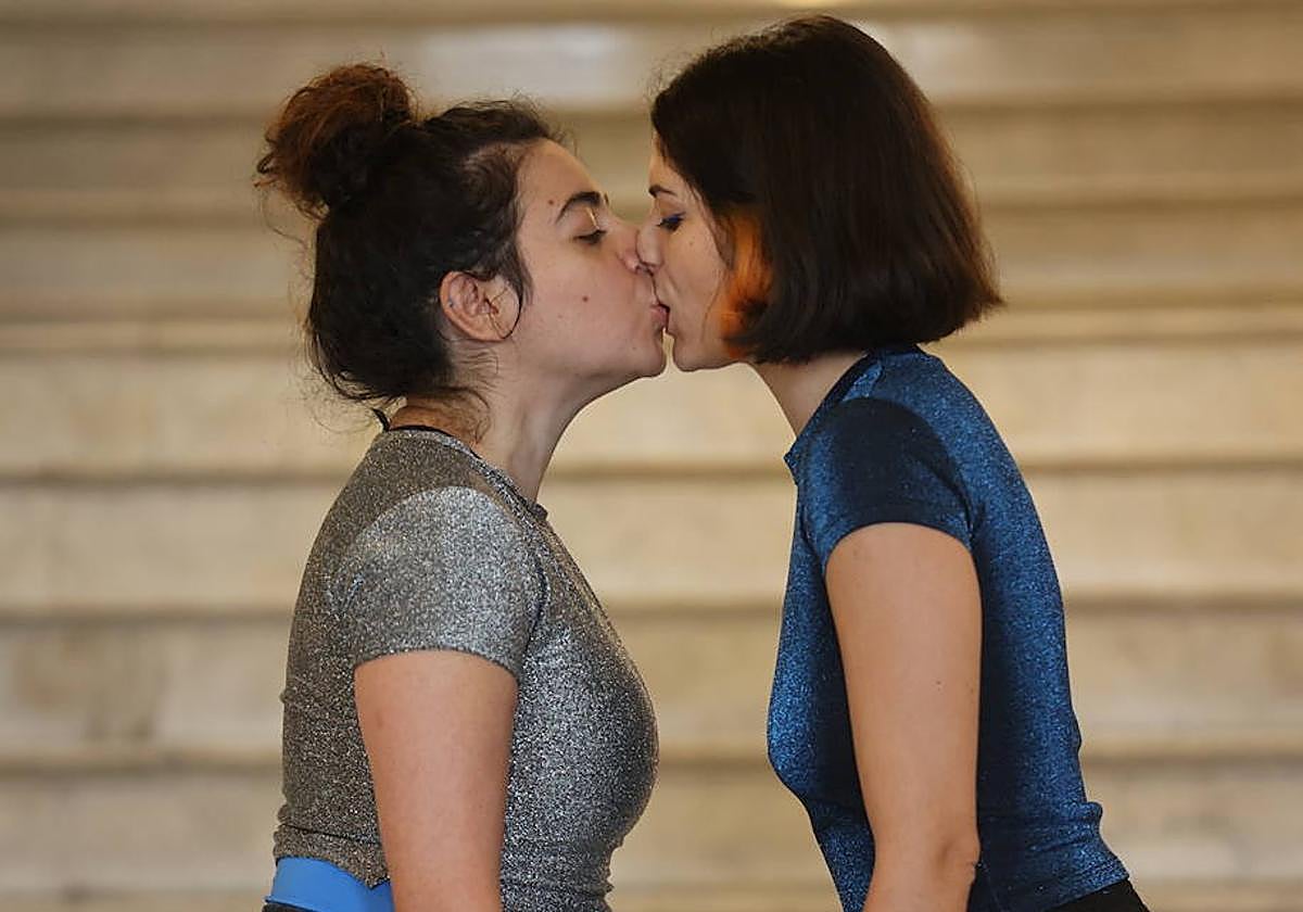 Una escena de la pieza 'Nire irudia zure haragian'.