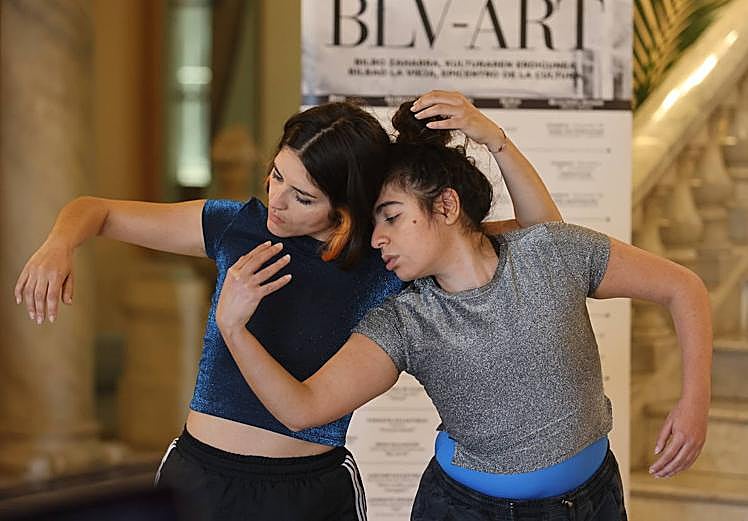 Una escena de la pieza 'Nire irudia zure haragian'.