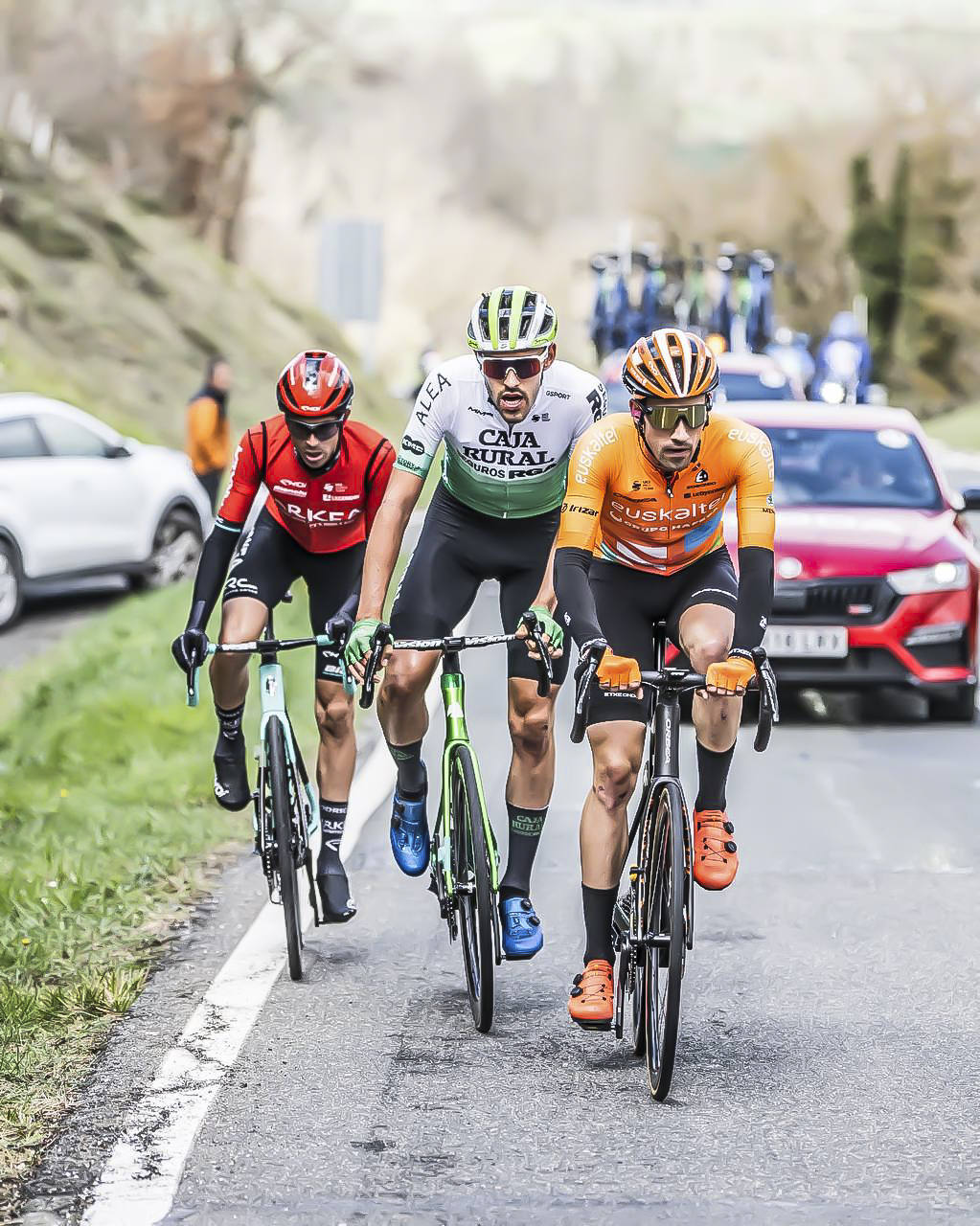 Triunfo de Ethan Hayter en la primera etapa de la Itzulia entre Vitoria y Labastida