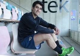 Imanol Torre ha vuelto a jugar con el Barakaldo después de tres meses y medio de lesión.