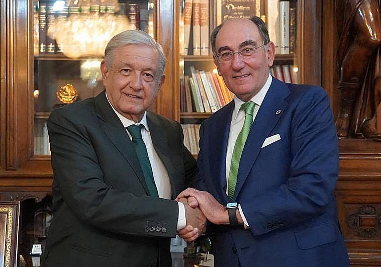 El presidente de Iberdrola, Ignacio Galán, junto al mandatario mexicano.