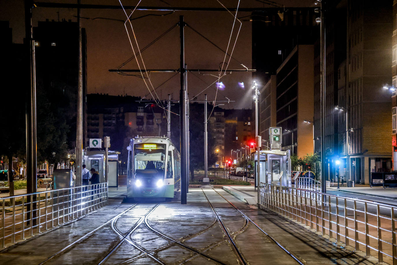 El tranvía ya circula en Salburua