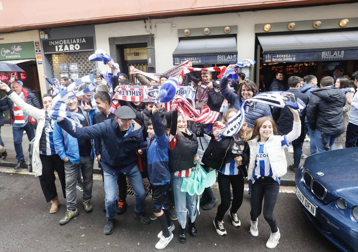 La lluvia desluce el ambiente previo al derbi