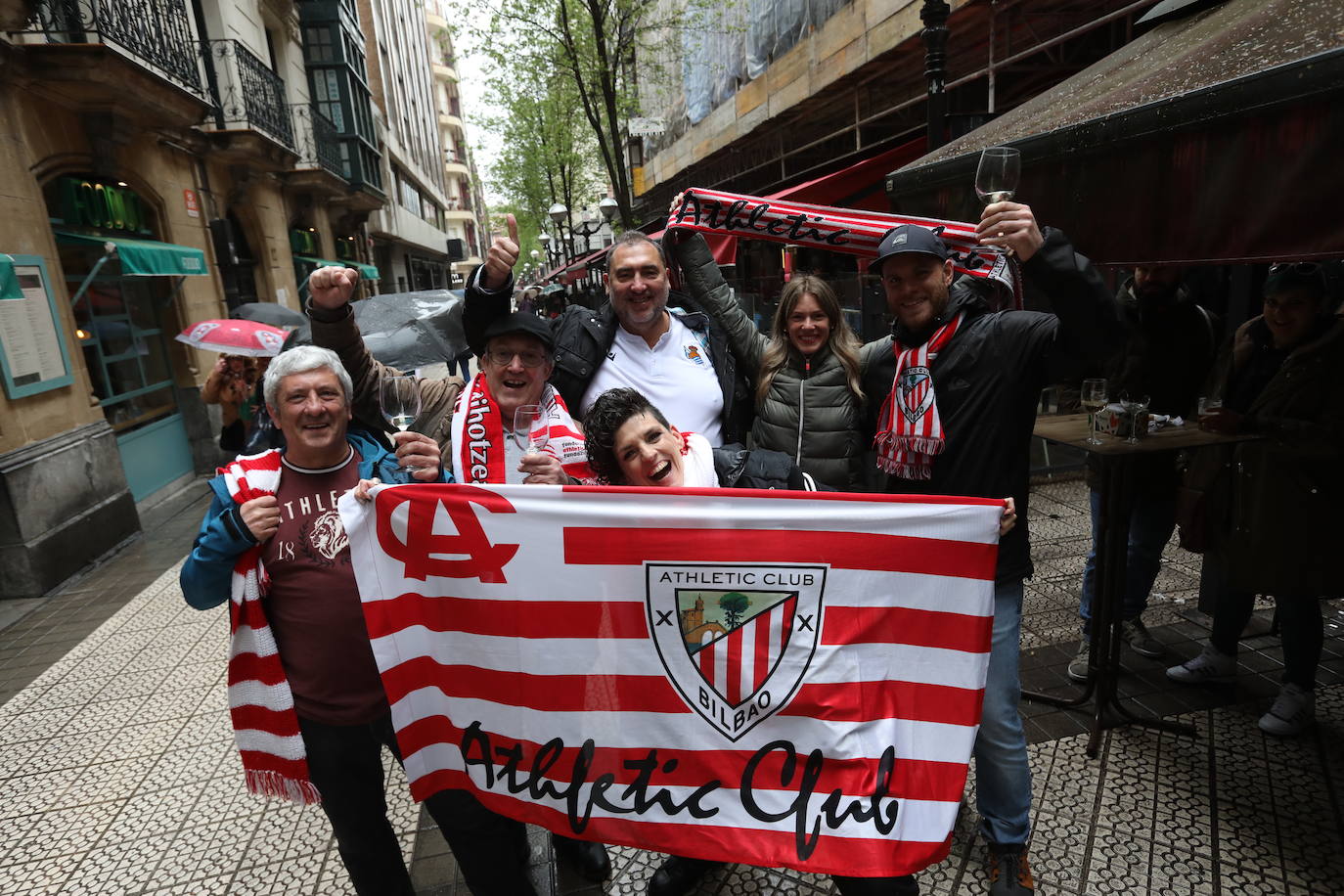 La lluvia desluce el ambiente previo al derbi