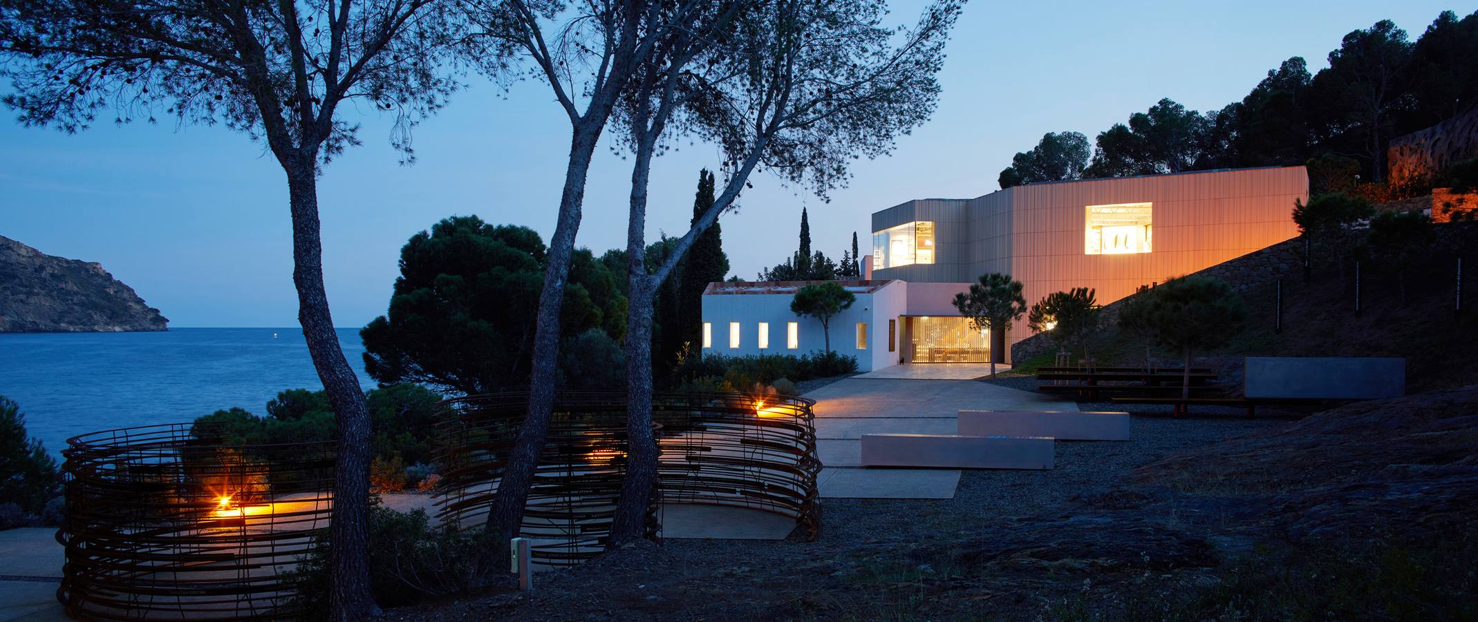El atardecer en el nuevo espacio de Cala Montjoi.