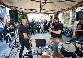 El Record Store Day, día mundial de las tiendas de discos, en la calle Villarias en la edición de 2019.