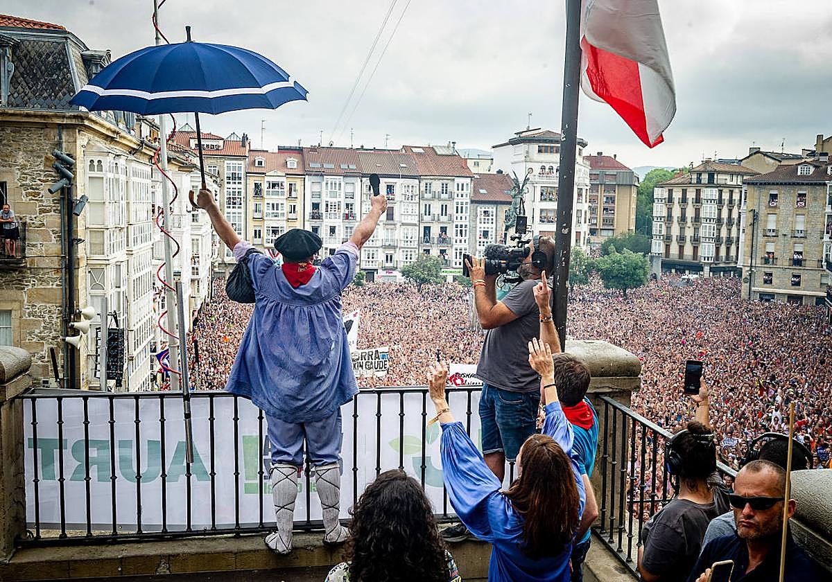 «Celedón se seguirá llamando así sea hombre o mujer. No será Celedona»