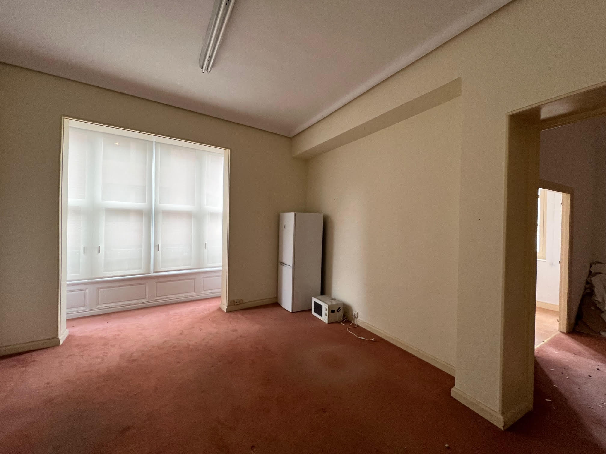 De despacho a piso de lujo: el hogar clásico (pero moderno) de un interiorista en Bilbao