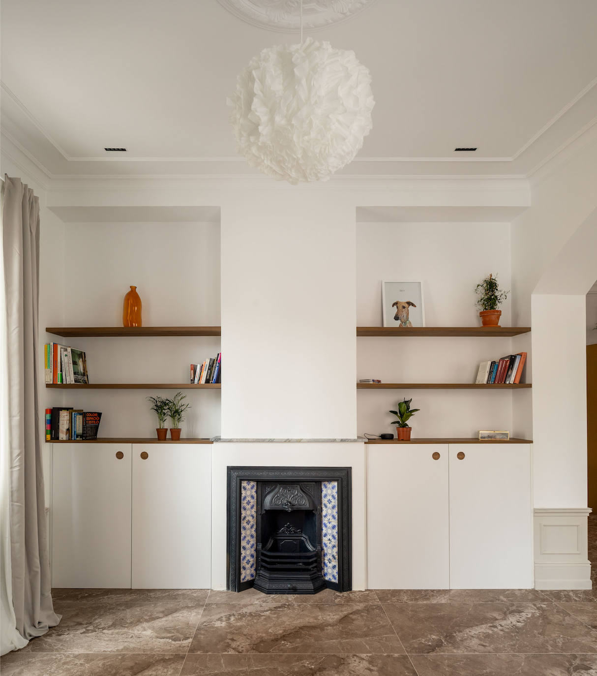 De despacho a piso de lujo: el hogar clásico (pero moderno) de un interiorista en Bilbao