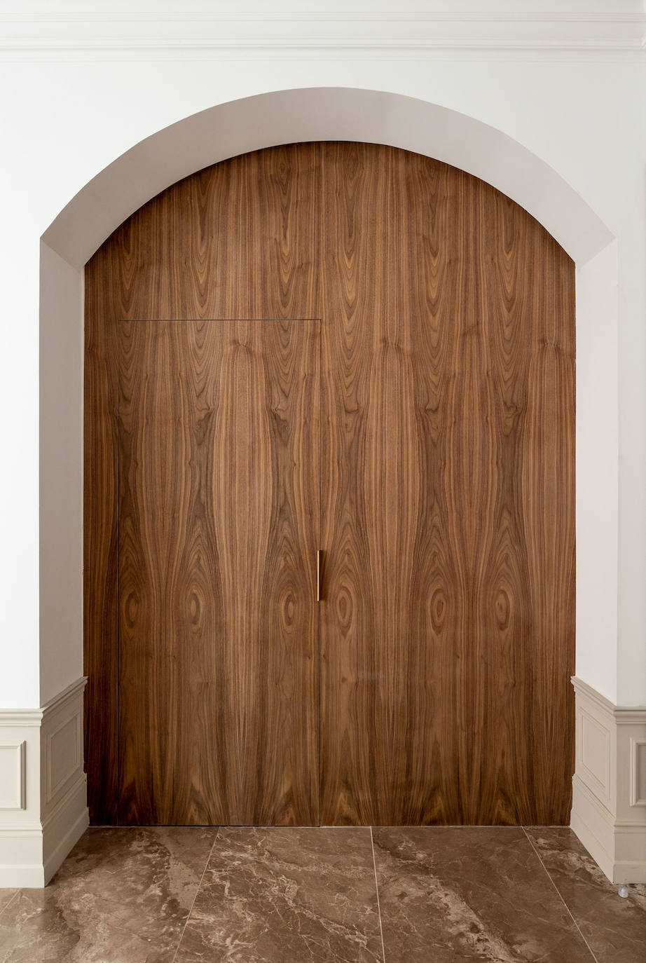 De despacho a piso de lujo: el hogar clásico (pero moderno) de un interiorista en Bilbao