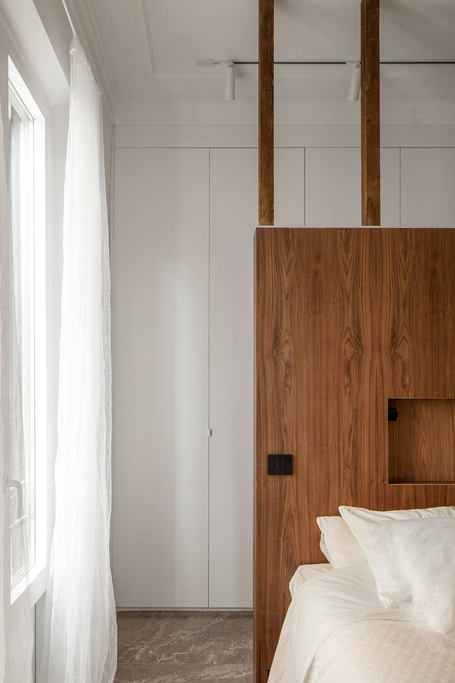 De despacho a piso de lujo: el hogar clásico (pero moderno) de un interiorista en Bilbao