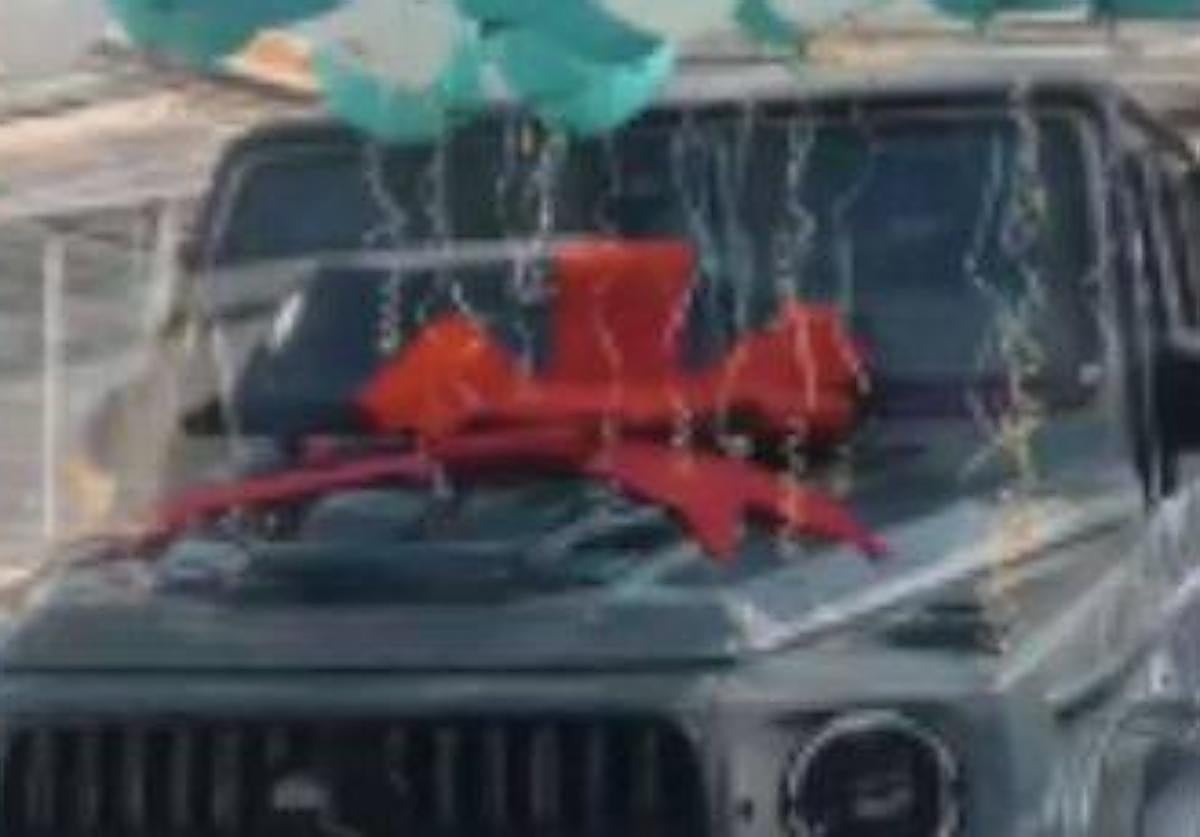 Regalan un coche de 150.000 euros a una niña de cinco años para motivarla a ir al colegio