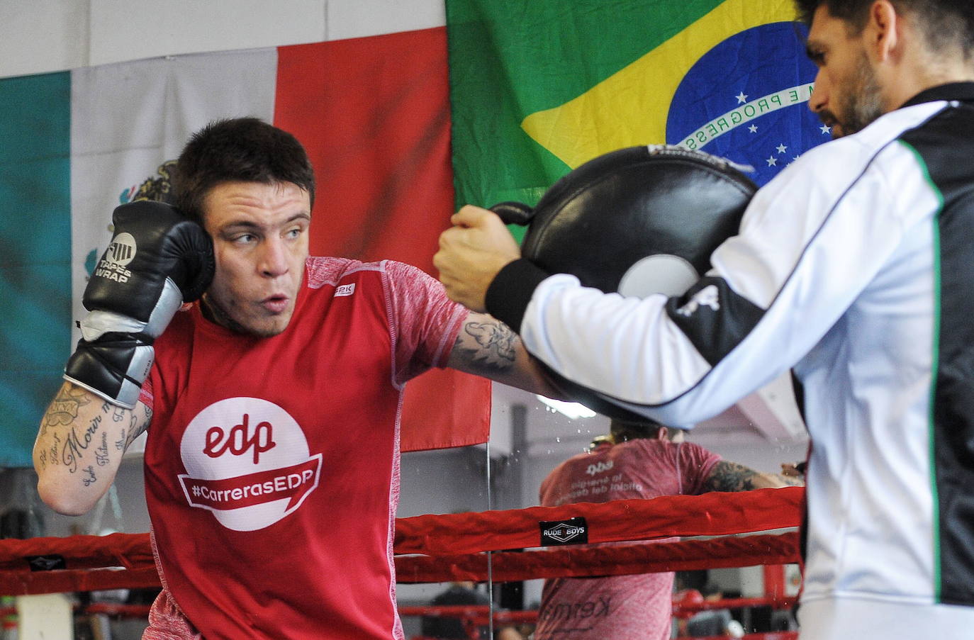 El gimnasio MampoGym de Zorrozaurre fue el lugar en el que el 'Revólver' de Morga se curtió como boxeador profesional. En la imagen, entrena el 26 de noviembre de 2019. / Borja Agudo