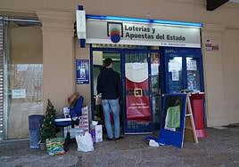 Lotería Los Arcos, en Las Arenas, el día después del robo.