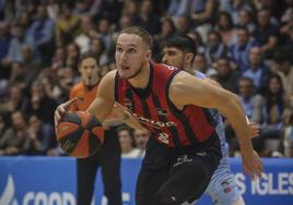 Sedekerskis refuerza al Baskonia en el final de temporada