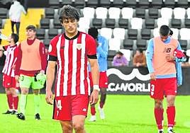 Unai Gómez, decepcionado tras caer frente al Real Unión.