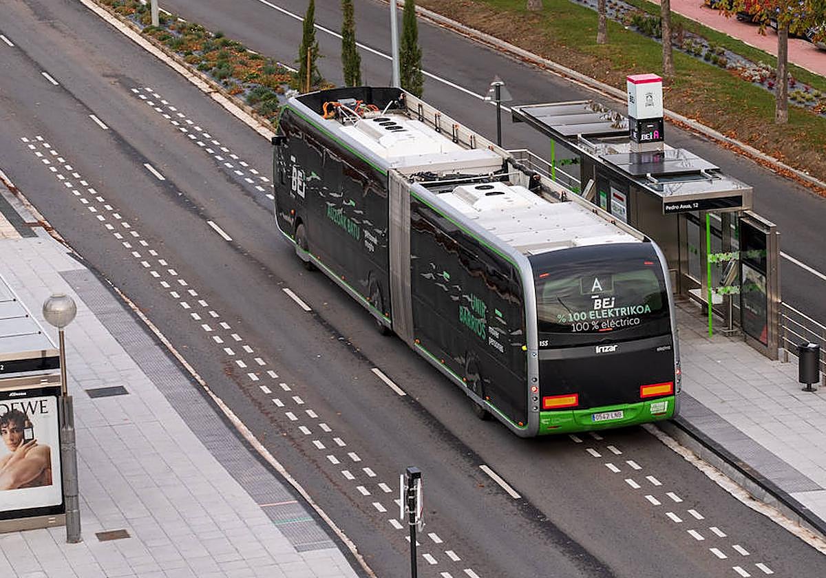 Herido un ciclista en el primer atropello del BEI en Vitoria, cerca de Txagorritxu
