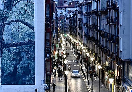 La calle San Francisco por la noche