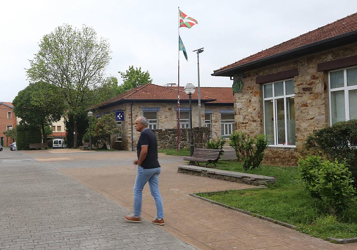 Vista de la plaza Unkina en el centro de Usansolo