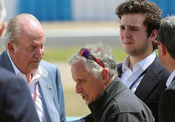 Juan Carlos I habla sobre la vida de Froilán en Abu Dabi: «Está muy contento»