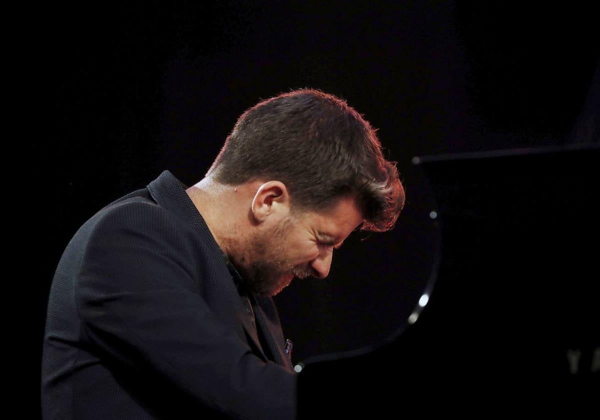 El pianista Marco Mezquida, durante un concierto del Festival de Jazz de Vitoria, en 2019.