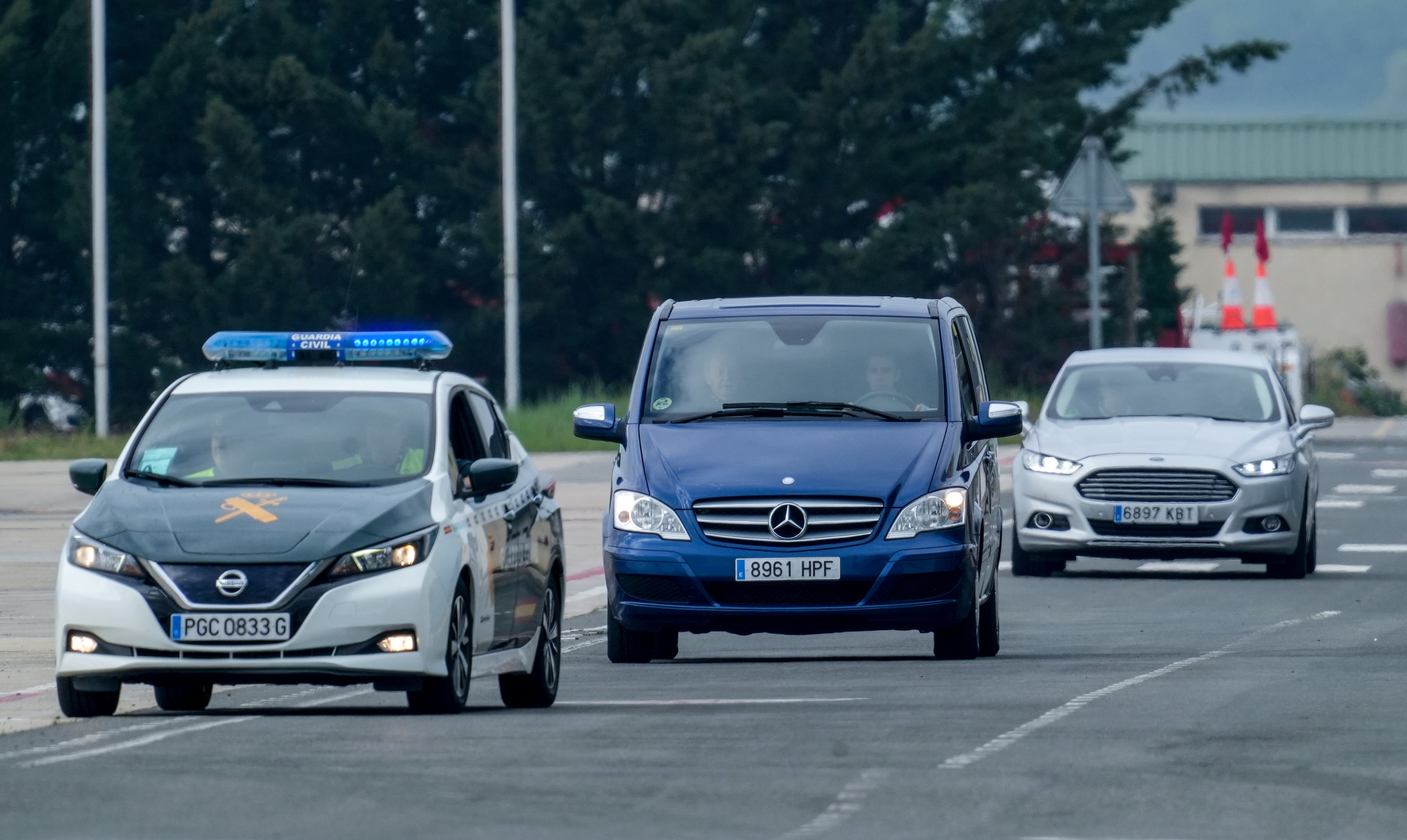 El rey emérito abandona Vitoria tras someterse a una revisión rutinaria