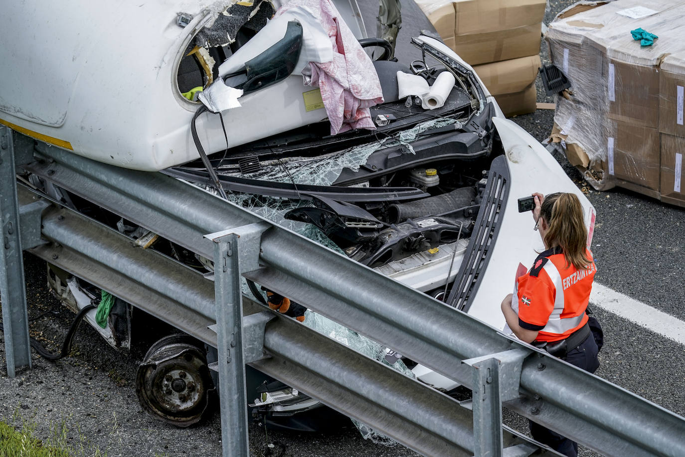 Un acccidente con un herido corta la autovía a Vitoria y provoca retenciones en San Millán