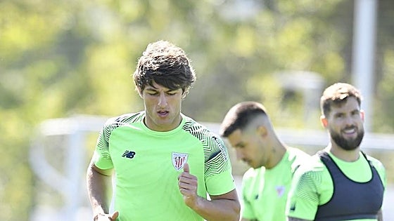 Iñigo Martínez, baja por lesión ante el Sevilla