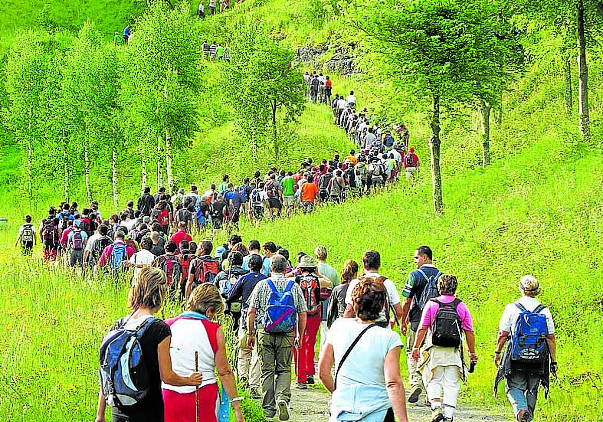 Centenares de personas completan cada año los 18 kilómetros.