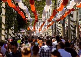 El recargo en las consumiciones de un casetero en la Feria de Abril enfada a los clientes