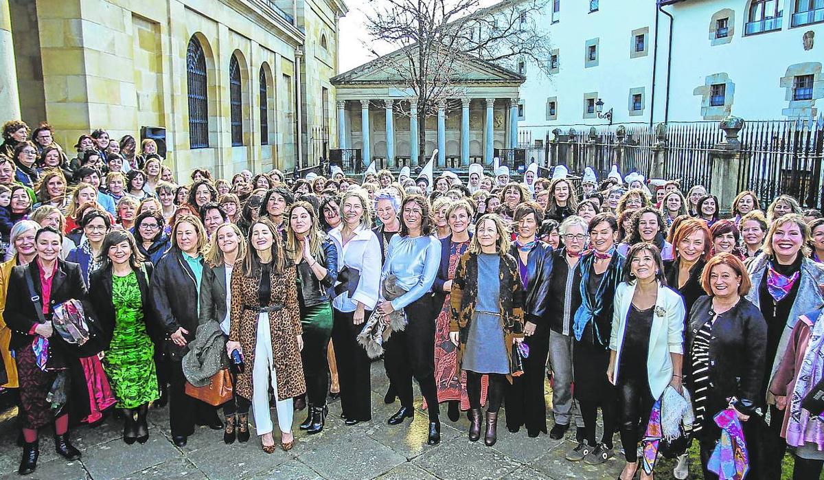 Imagen de la última reunión de electas celebrada en la Casa de Juntas de Gernika.