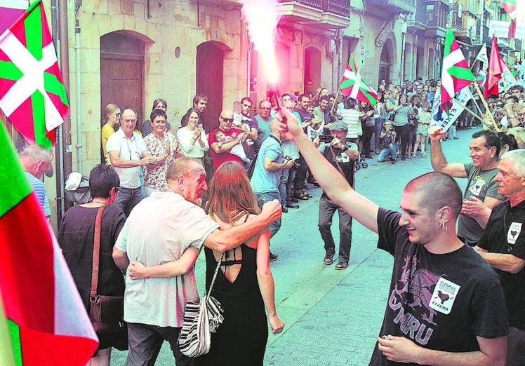 Uno de los polémicos 'ongi etorris' en Oñate, Gipuzkoa. El del secuestrador de Ortega Lara Xabier Ugarte Villar.