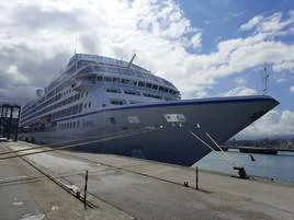 El 'Sirena', el primero de los dos barcos que esta temporada iniciarán y finalizarán su viaje en Getxo