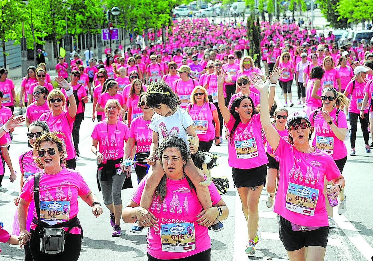 Las mujeres en marcha el año pasado contra el cáncer.