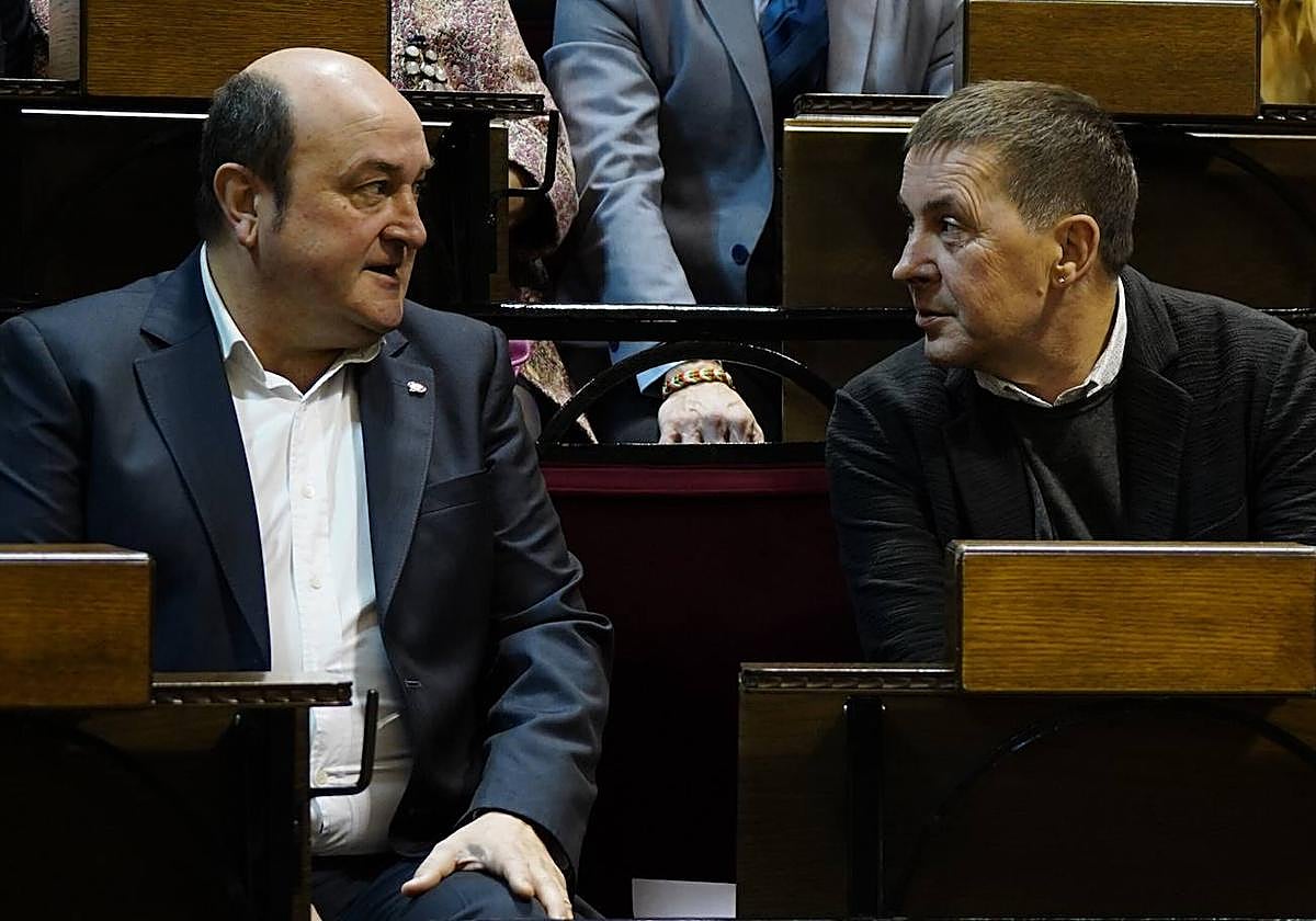 Andoni Ortuzar y Arnaldo Otegi, en una imagen de archivo.