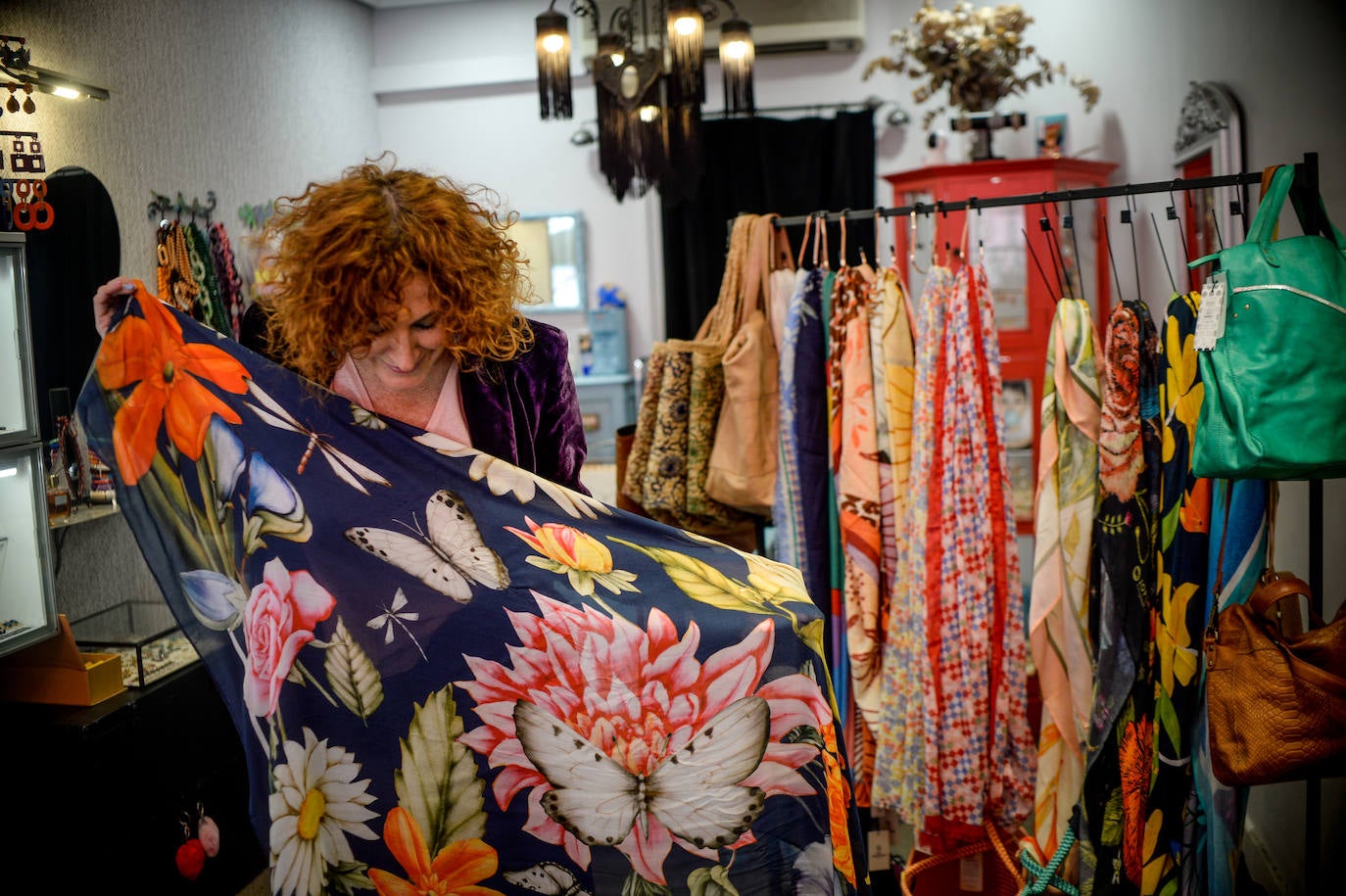 Los pañuelos XL que se llevan en Europa se hacen en Bolueta