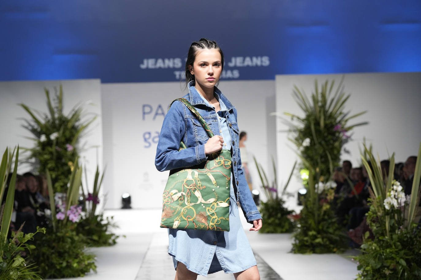 El comercio local muestra las tendencias del verano en la Pasarela Gasteiz On