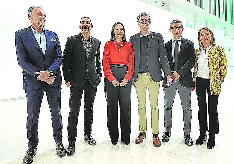 Alberto Cabos, Oskar Fernández, Garbiñe Ruiz, Gorka Urtaran, Iñaki Gurtubai y Blanca Lacunza.