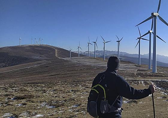 Aerogeneradores en el parque eólico de Elguea.
