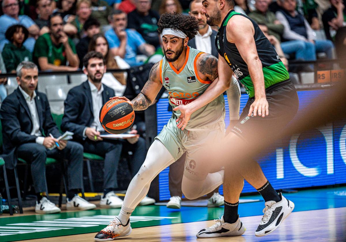 Howard sumó 25 puntos ante el Joventut.