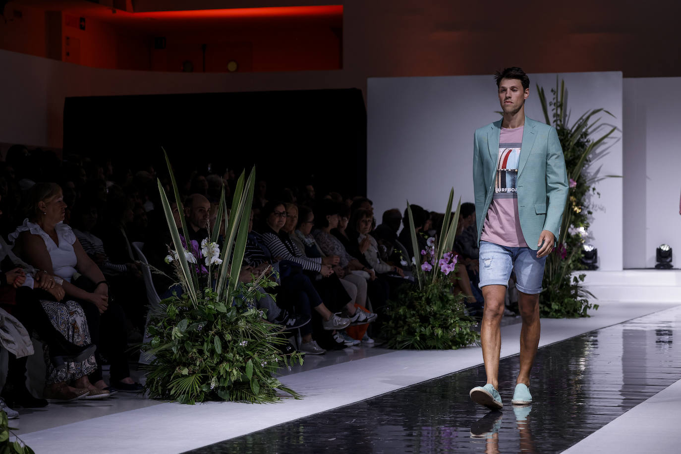 Del &#039;minimal&#039; a las plumas en la Pasarela Gasteiz On