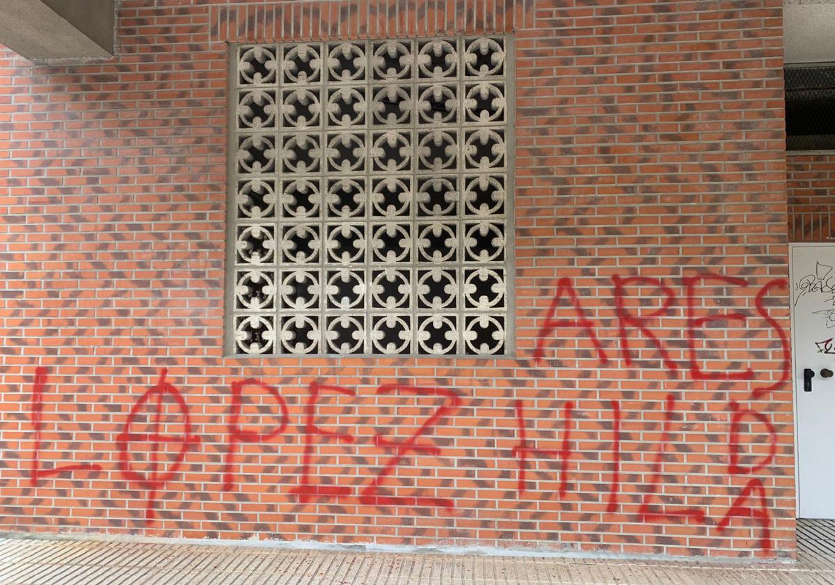 Aparecen en Hernani pintadas con dianas en contra de Patxi López, Denis Itxaso y Rodolfo Ares